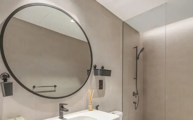 LUX 15 Northside Burj Khalifa View Suite