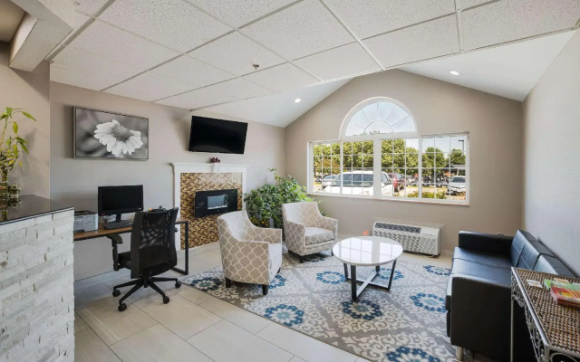 Sonesta Essential Hotels Blue Springs