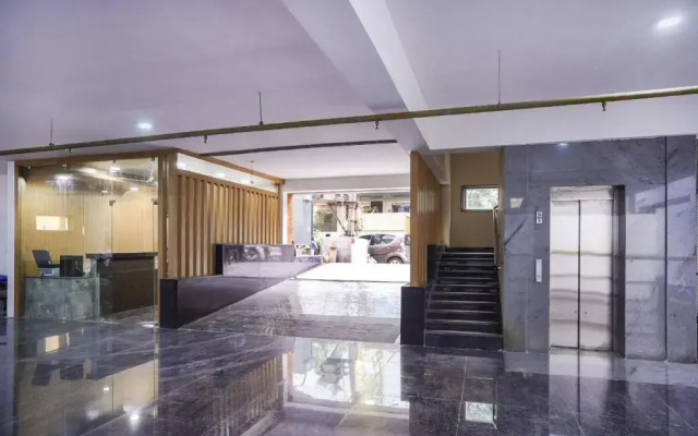 Super Oyo Townhouse 942 The Pallagio