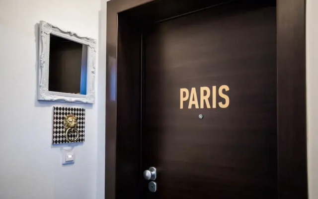 Deluxe Apartments