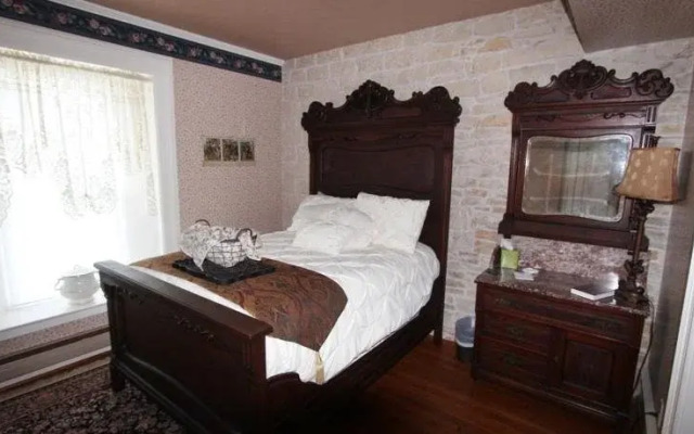 Clover Cliff Ranch Bed and Breakfast