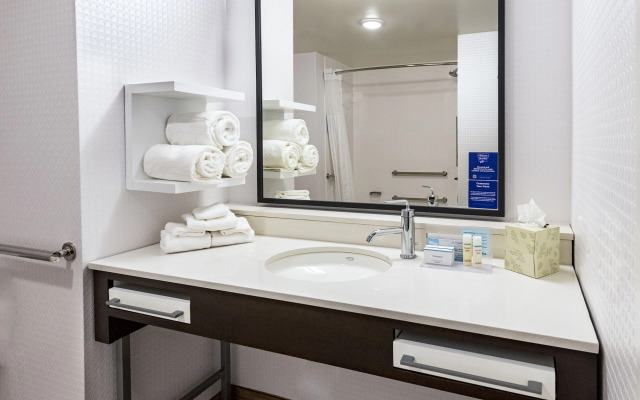 Hampton Inn & Suites Keller Town Center