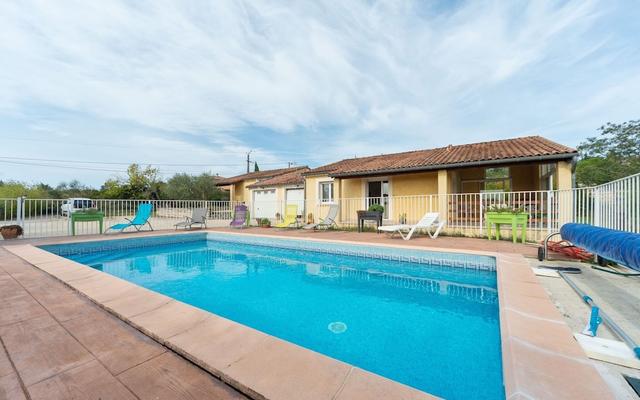 Cozy Holiday Home in Vagnas with Swimming Pool