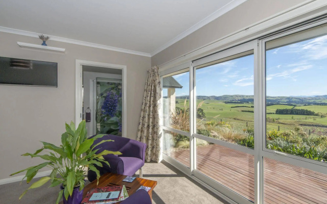 Ribbonwood Country House