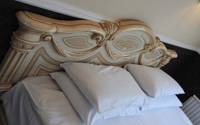 The Boship Lions Farm Hotel