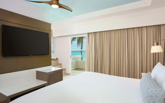 Wyndham Alltra Cancun All Inclusive Resort