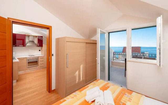 Hotel Tucepi (Private Apartments)