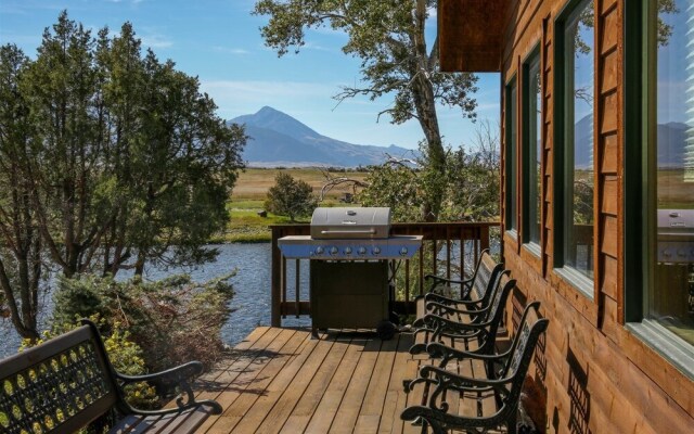 PV - Yellowstone River Retreat