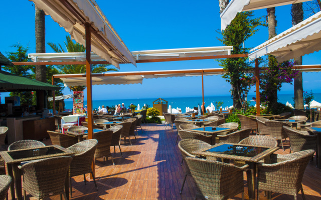 Side Bay Hotel