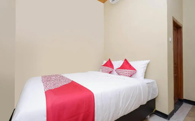 OYO 1312 Graha Wisata Hotel