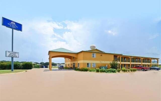 Pine Point Inn & Suites