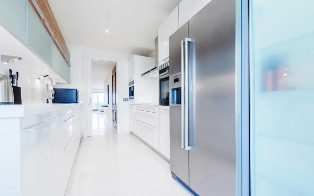 LUXURY APARTMENT FRONTAL BEACH in Doncella Beach