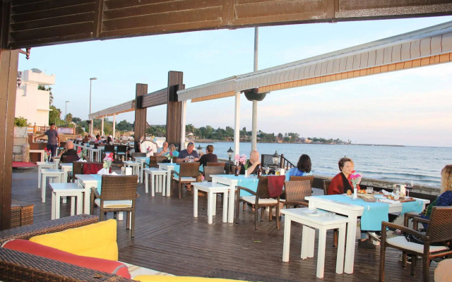 Side Beach Club Hotel