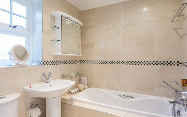 Quay Holidays - Canford Cliffs