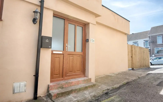 The Nook Close To Swansea Marina