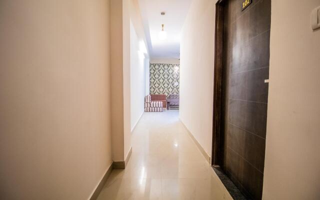 OYO 14565 Hotel Snazzy