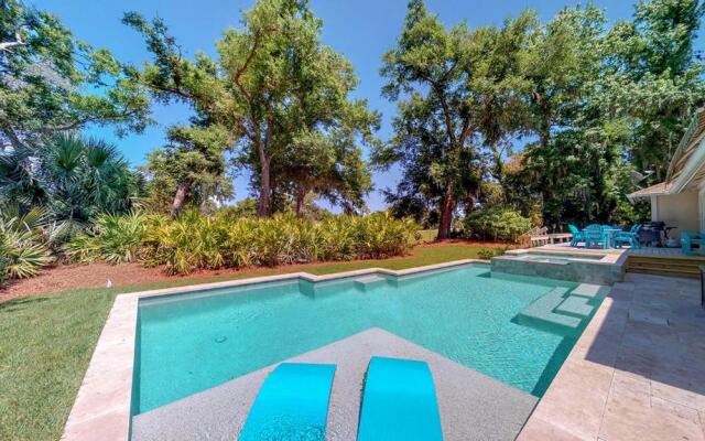 32 Heath Dr