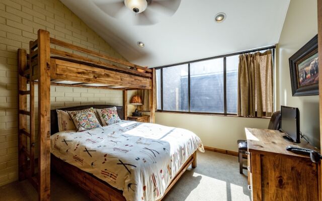 Park Avenue Upgraded 2 Bedroom Condominiums