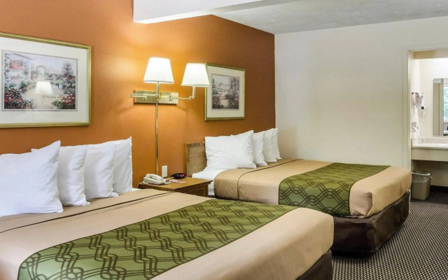 Econo Lodge University