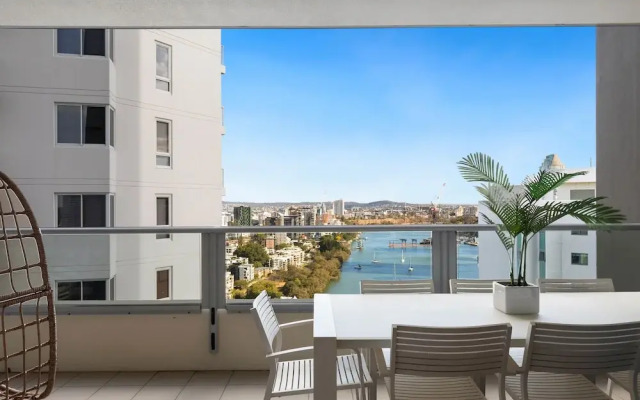 Skyline hosted by AAB