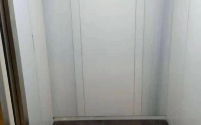 Zhongyi Light Luxury Cloud Hotel (Anqing City Renmin Road Pedestrian Street Xiaosu Road Branch)