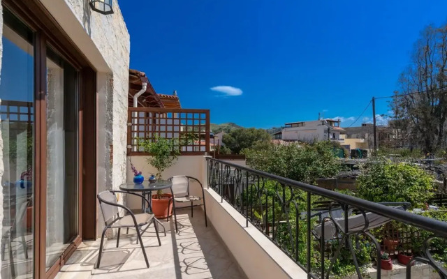 Apt 2 with Spa Tub next to the Beach