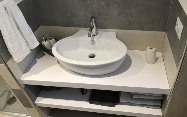 The Window on the Cathedral - Superior