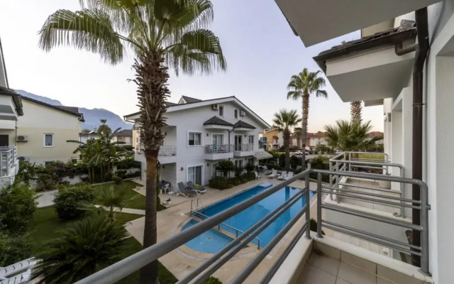 Central Villa With Garden and Pool in Kemer