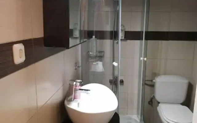 Linda's house 2