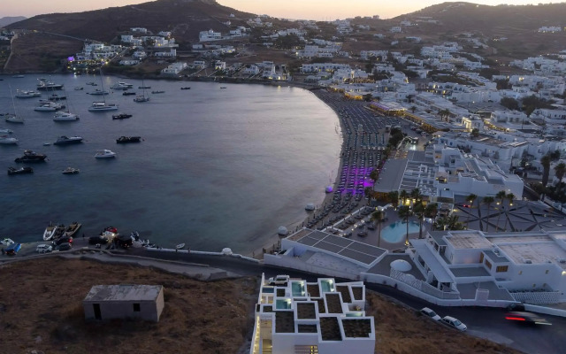 CUBIC Mykonos Seafront Design Suites