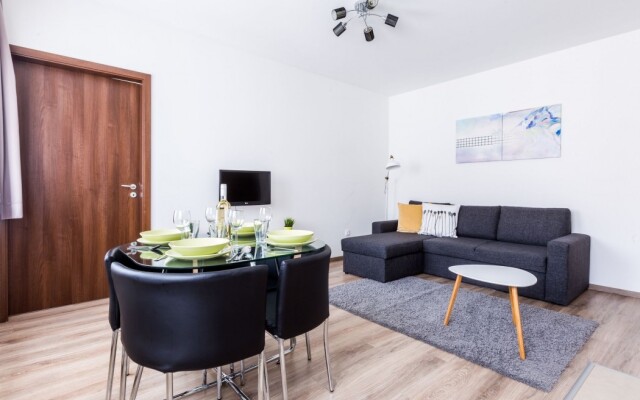 Oasis Apartments at Broadway Residence