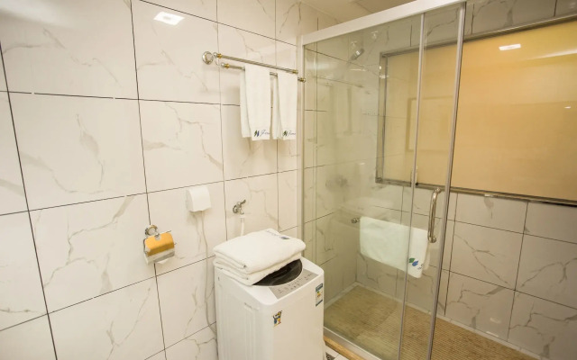 Nomo Service Apartment The Legend