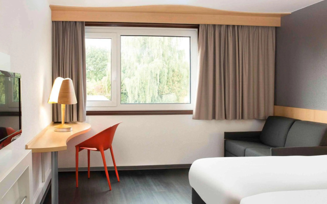 Ibis 3 Lacs Neuchatel Hotel – Guest Rooms – La Tene