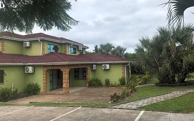 Sodwana Road Holiday Lodge