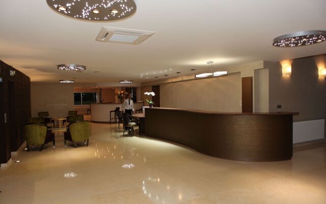 Hôtel Les Trois Roses, Grenoble Meylan