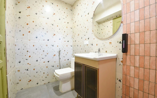 Fabhotel The White Pepper