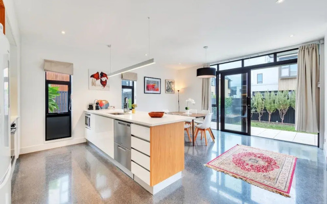 Wonderful Hobsonville Three Bedroom Home