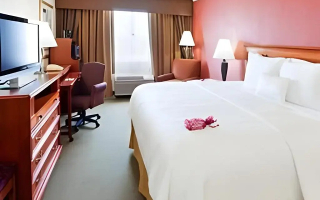 Holiday Inn Clark - Newark Area by IHG