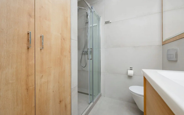 Bałuckiego Apartment Warsaw by Renters