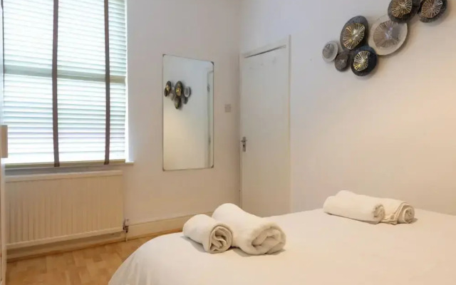 Salford City Oasis - Spacious 4 Bedroom House