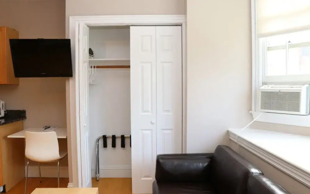 Maverick Suites at 402 Columbus Ave