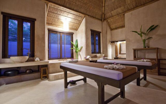 High Season Pool Villa & Spa