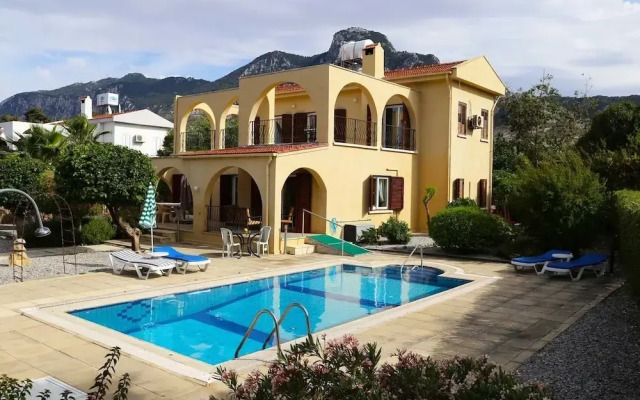 Villa Baris by Amy Villas
