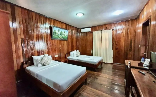 Sam Moon's Hotel Angkor Wooden House