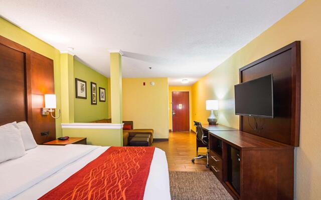 Comfort Inn & Suites Dayton Northwest - Englewood