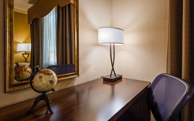 Best Western Plus Crown Colony Inn & Suites