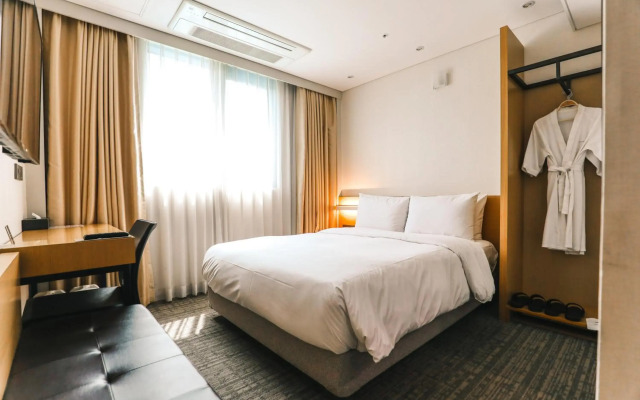 ON City Hotel