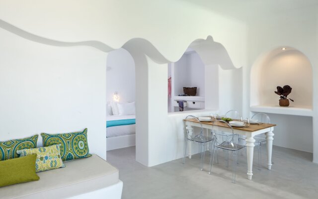 Skyfall Suites - Adults Only