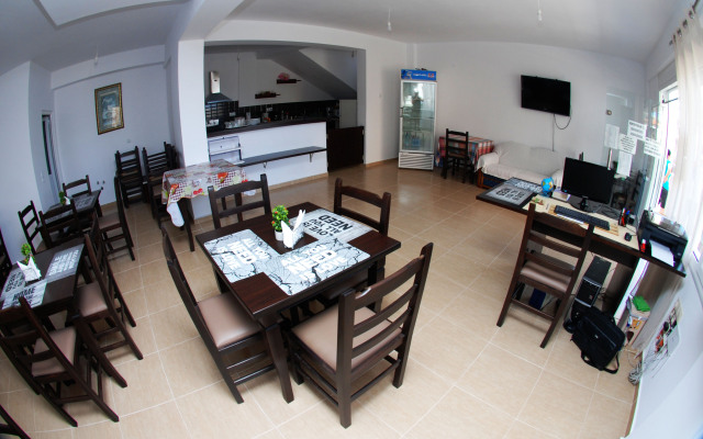 Eleana Apartments