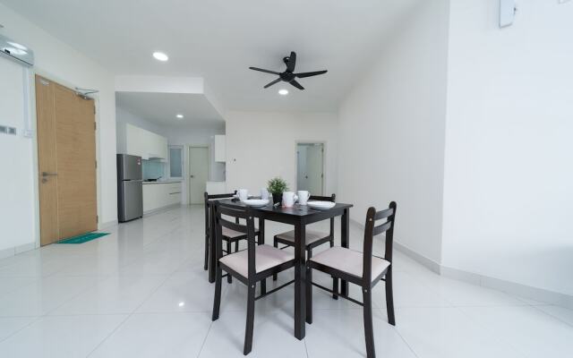 OYO Home 89446 Amazing 2 Bedroom Crest